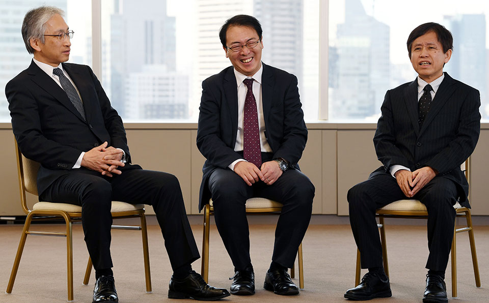 河合塾の福永就夫さん、代々木ゼミナールの佐藤雄太郎さん、駿台の石原賢一さん