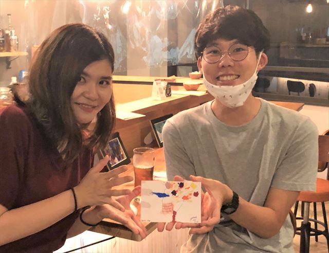 一緒に「朝活」を続ける古川実季さん(左)と