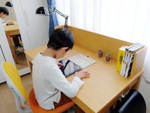 スマホの「中1デビュー」は注意 時間の区切り、習慣づけて 千葉大付属