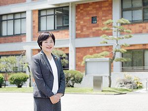 清泉女学院中学高校の小川幸子校長