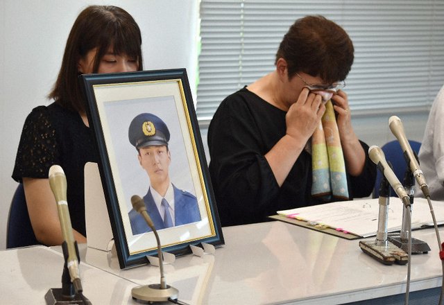 熊本24歳警官自殺で遺族が 毎日新聞 Auヘッドライン