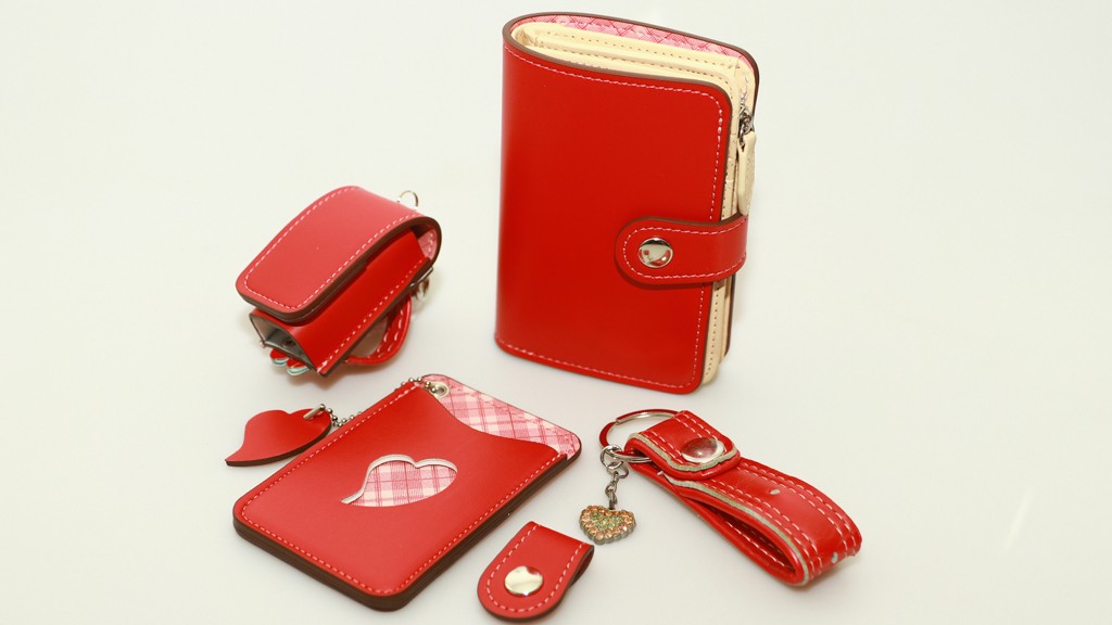 ランドセルをリメイク、財布やパスケースのアイテムに 依頼が急増する