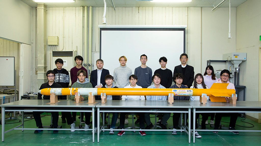 学生サークルとの共同開発で宇宙空間をめざす 神奈川大学高野敦